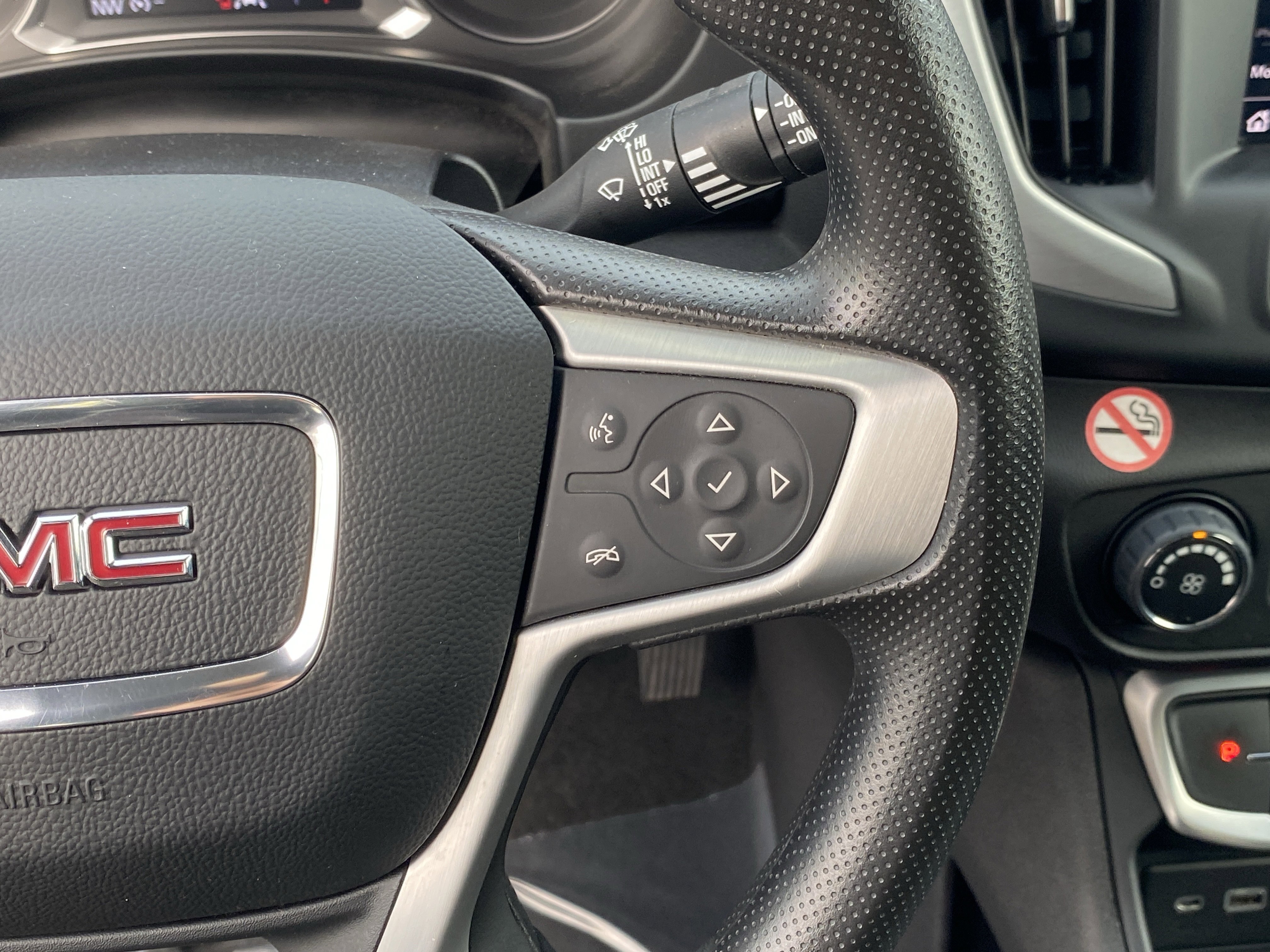 Used 2024 GMC Terrain SLE image 25