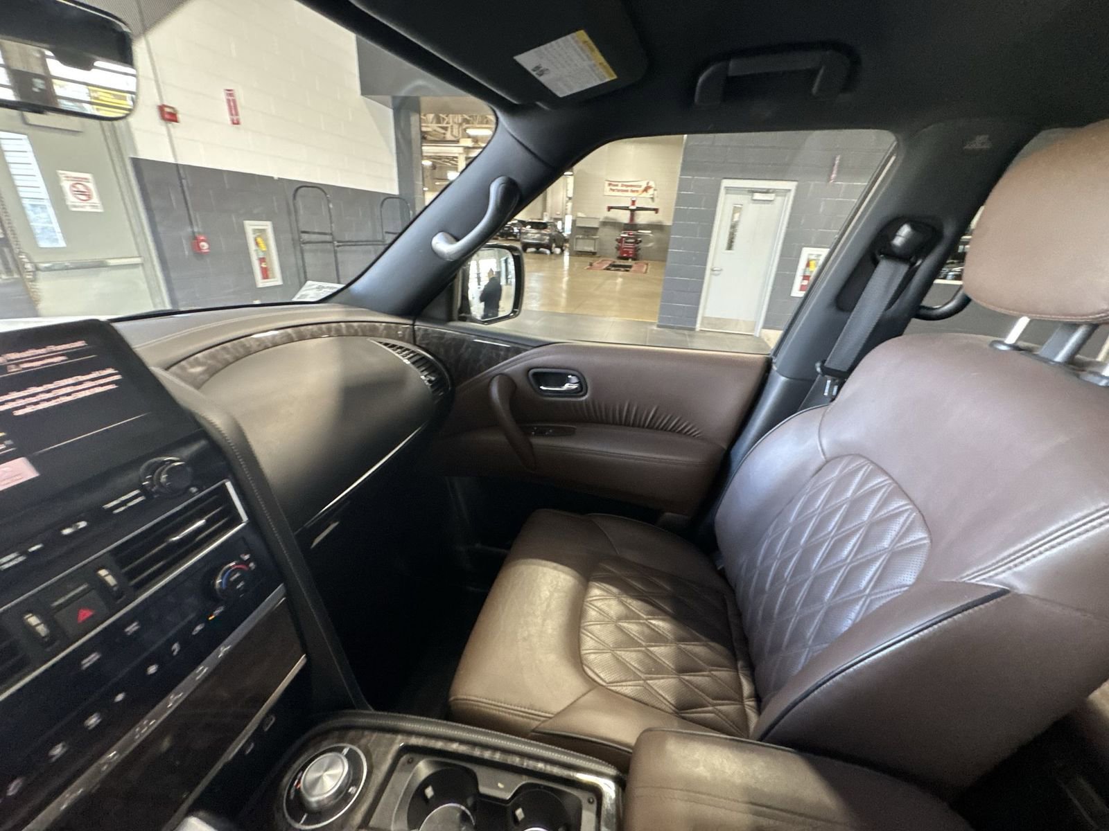 Used 2023 Nissan Armada Platinum w/ Captain's Chairs Package image 3