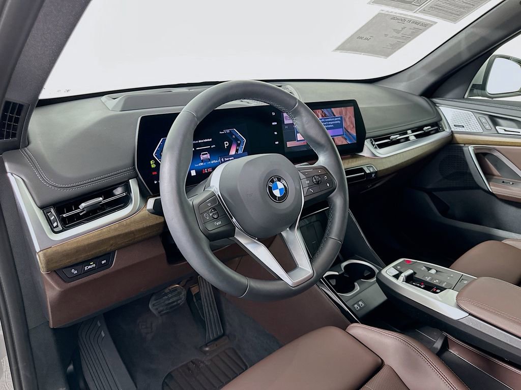 Used 2025 BMW X1 xDrive28i w/ Premium Package image 9