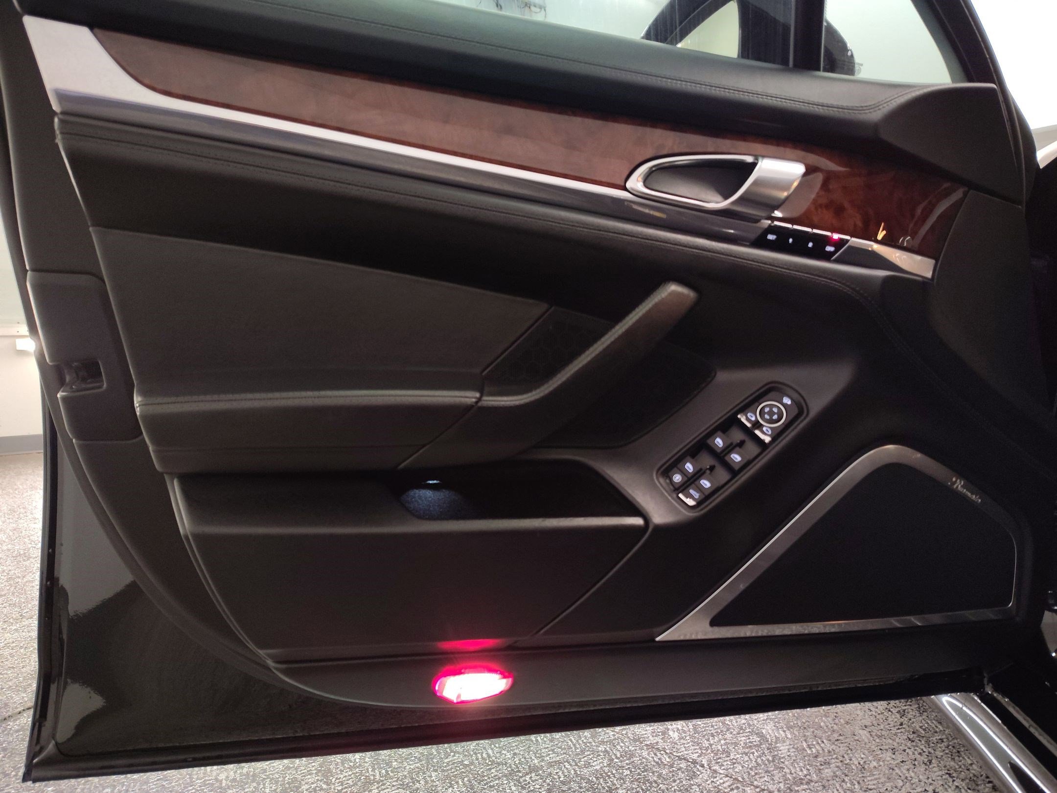 Used 2012 Porsche Panamera Turbo S image 12