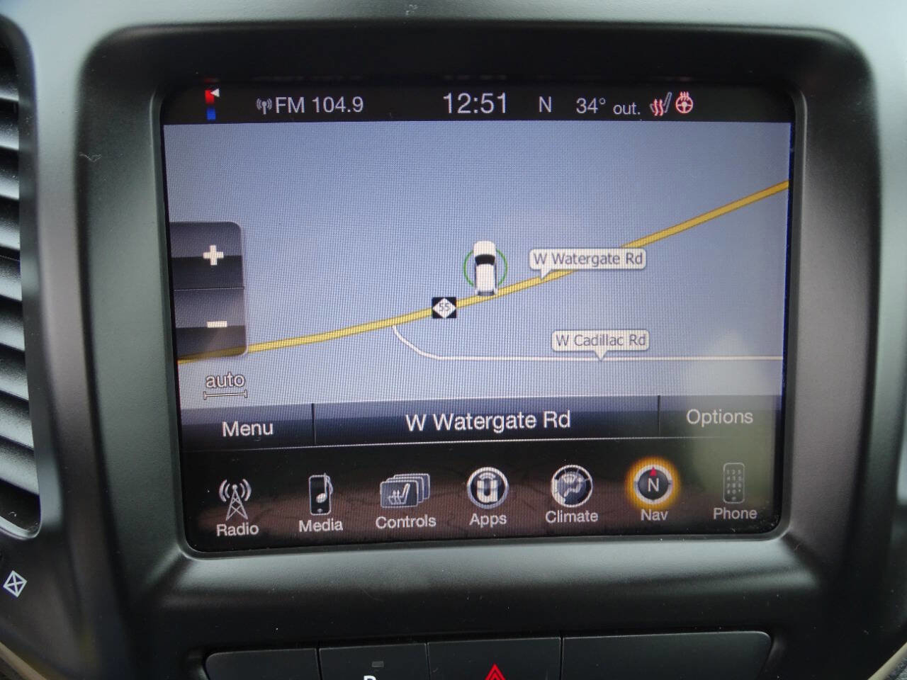 Used 2018 Jeep Cherokee Latitude w/ Quick Order Package 26T image 3