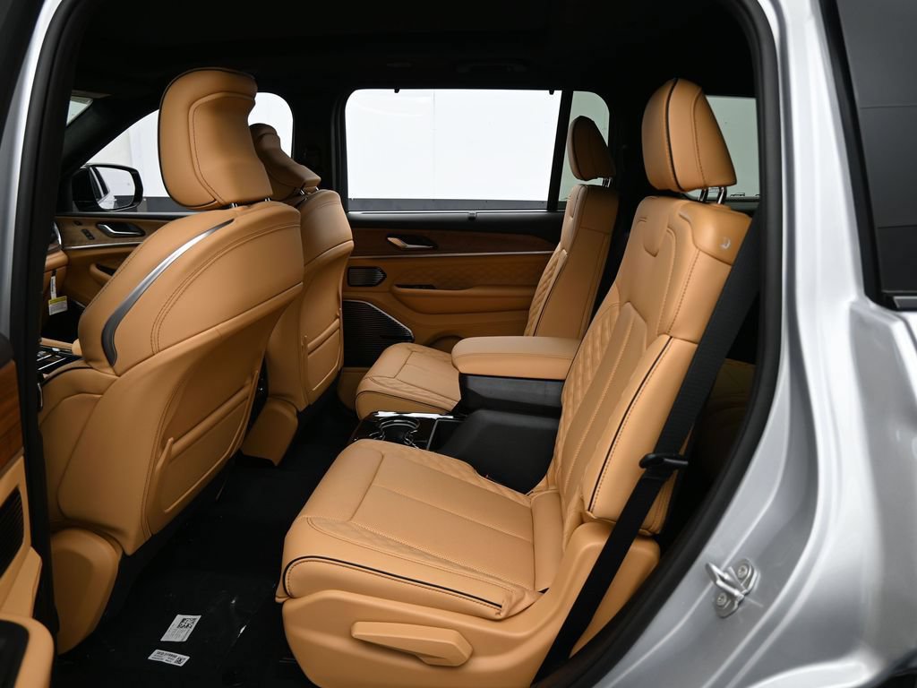 New 2025 Jeep Grand Cherokee L Summit AWD/4WD image 35
