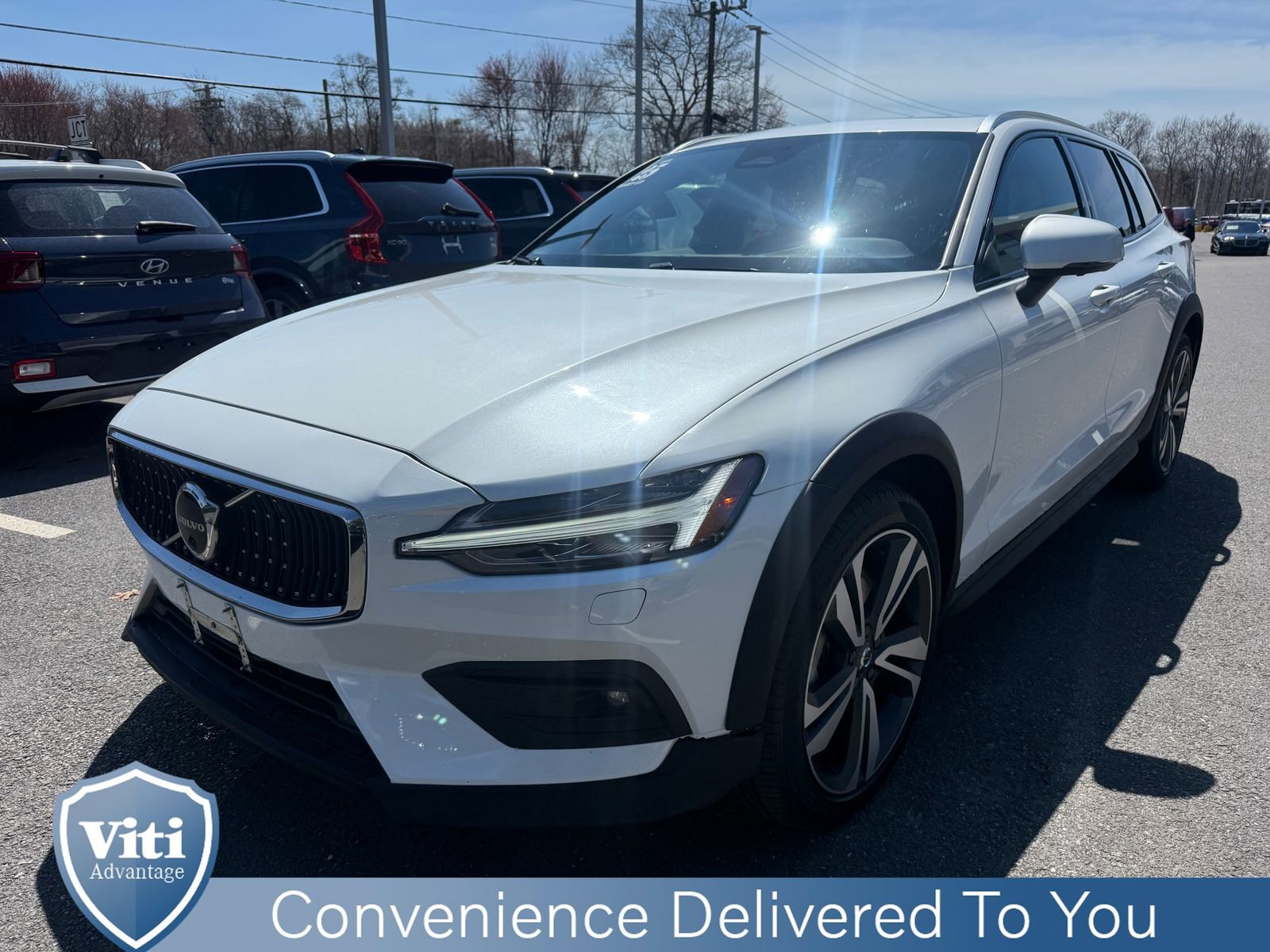 Used 2025 Volvo V60 B5 Cross Country Plus AWD/4WD image 4