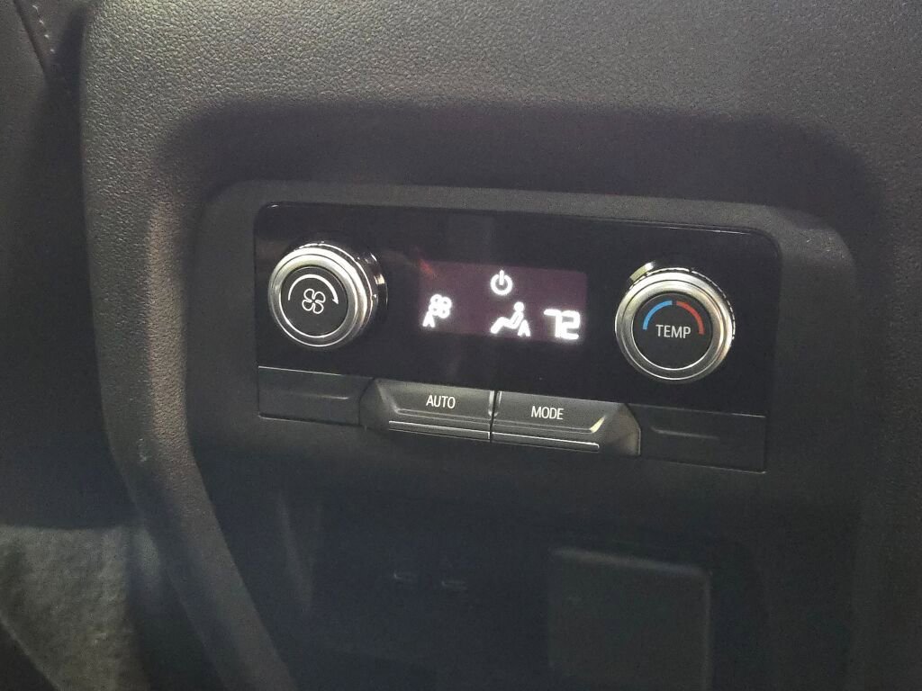 Used 2024 GMC Acadia AT4 image 13