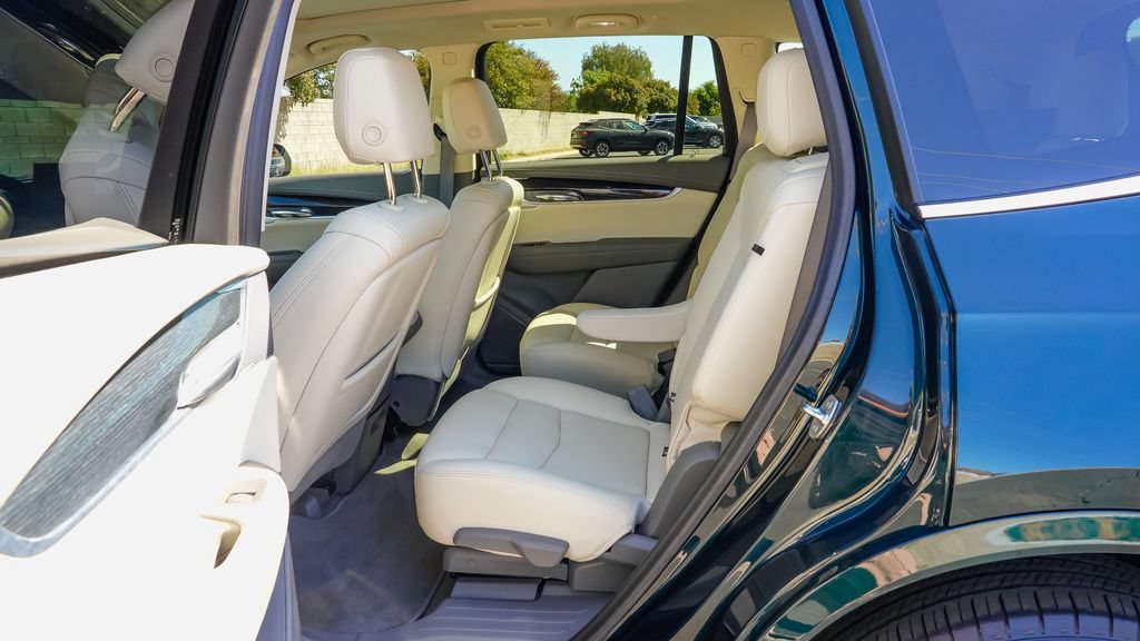Used 2024 Cadillac XT6 Premium Luxury w/ Technology Package AWD/4WD image 10
