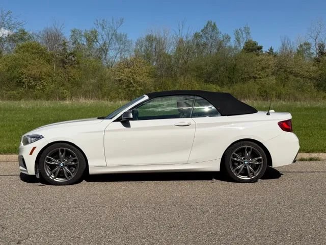 Used 2016 BMW M235i xDrive Convertible AWD/4WD image 23