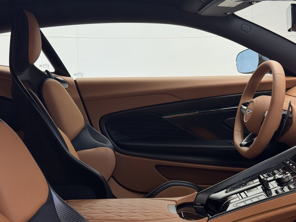 Used 2025 Aston Martin DB12 Coupe image 40