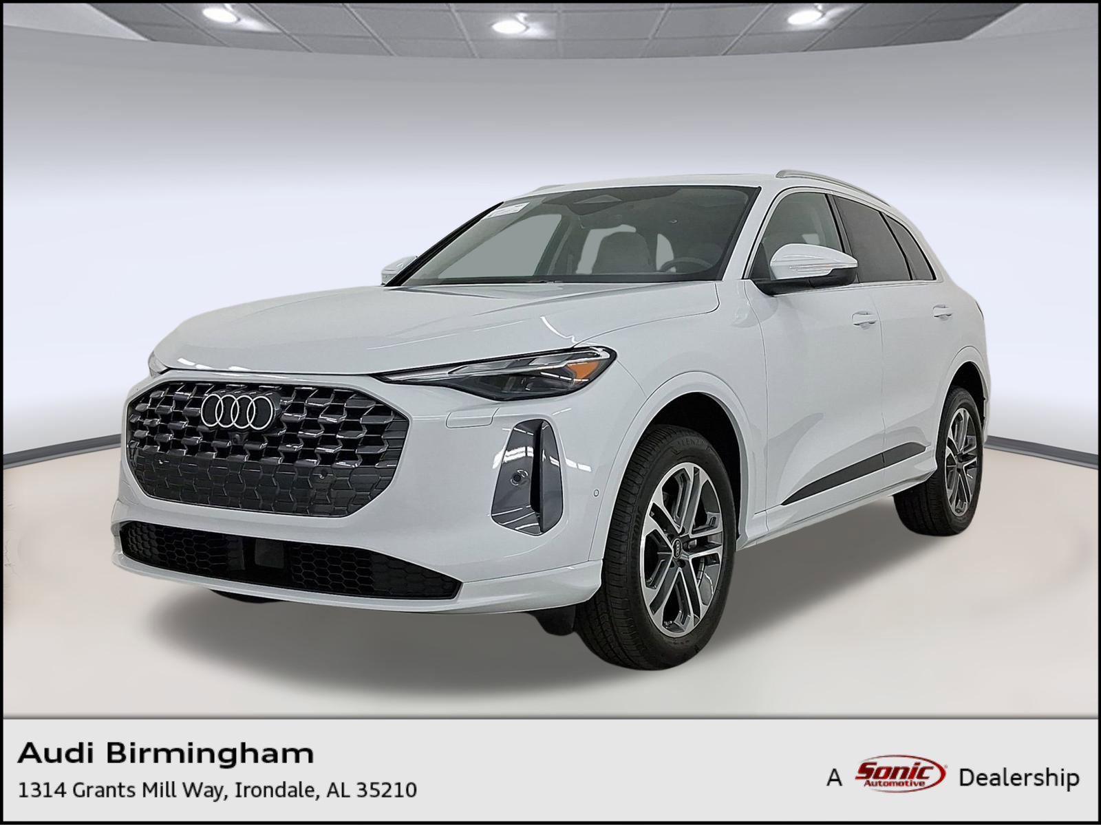 Certified 2025 Audi Q5 Premium w/ Convenience Package image 1