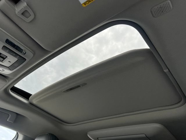Used 2024 Toyota Sienna Limited AWD/4WD image 44
