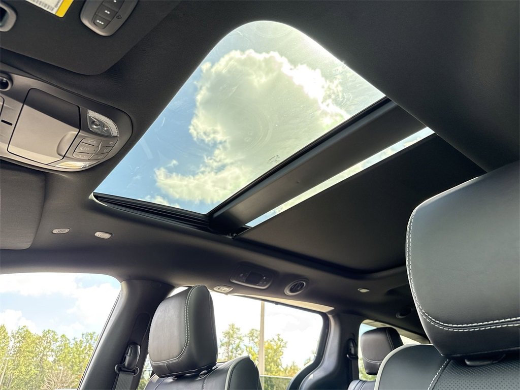 New 2026 Chrysler Pacifica Limited w/ S Appearance Package image 17