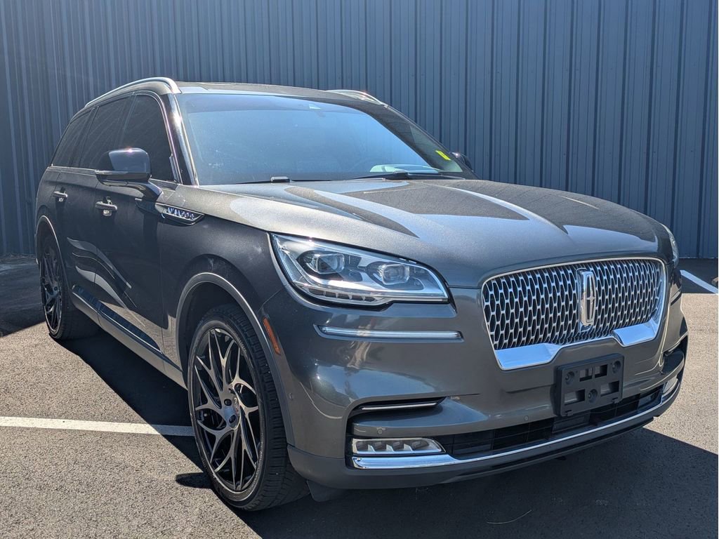 Used 2020 Lincoln Aviator Reserve w/ Equipment Group 202A image 3