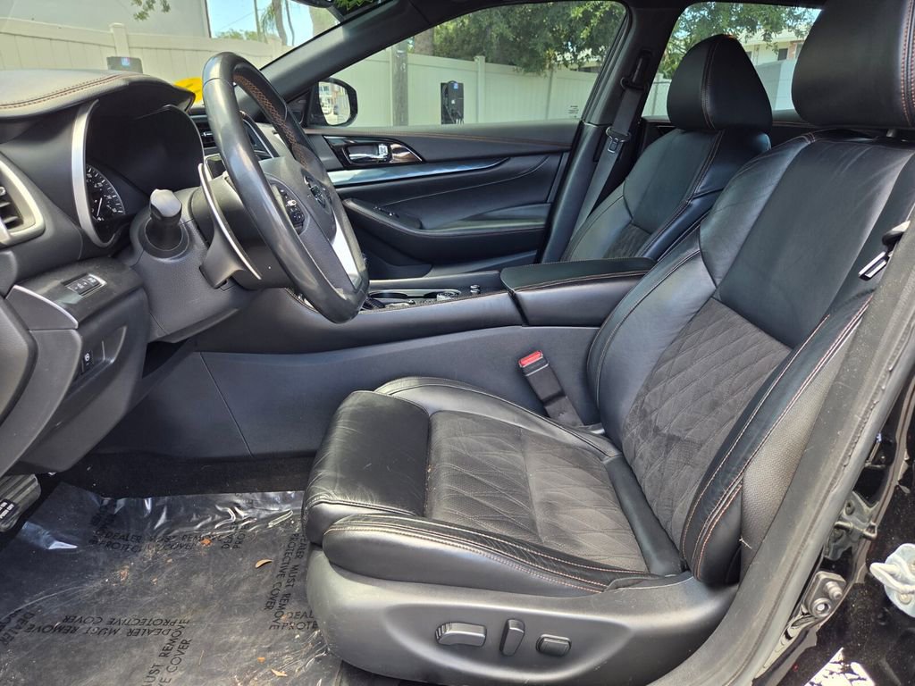 Used 2022 Nissan Maxima SR w/ Sport Mat Group FWD image 12
