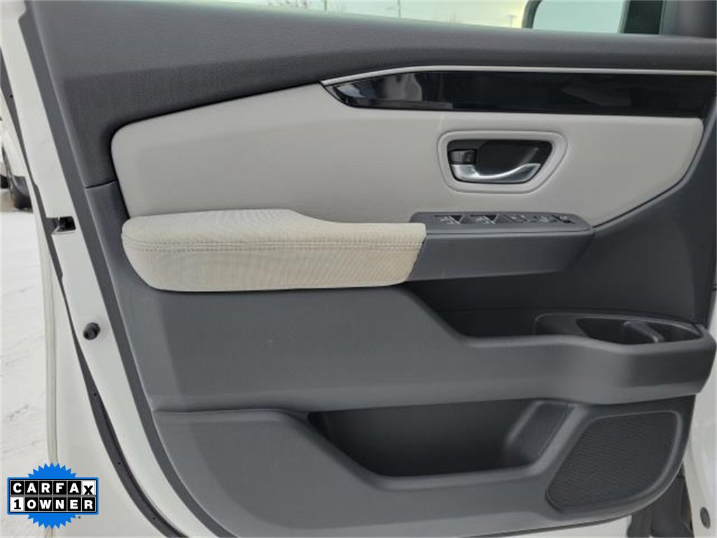 Used 2023 Honda Pilot LX image 15