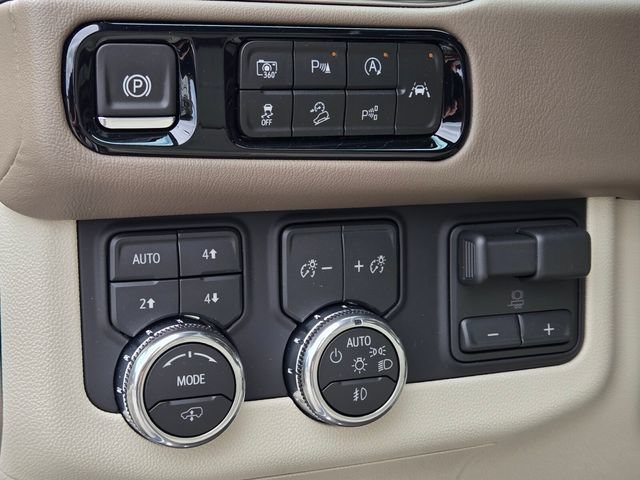 New 2026 GMC Yukon XL Denali w/ Denali Reserve Package AWD/4WD image 12