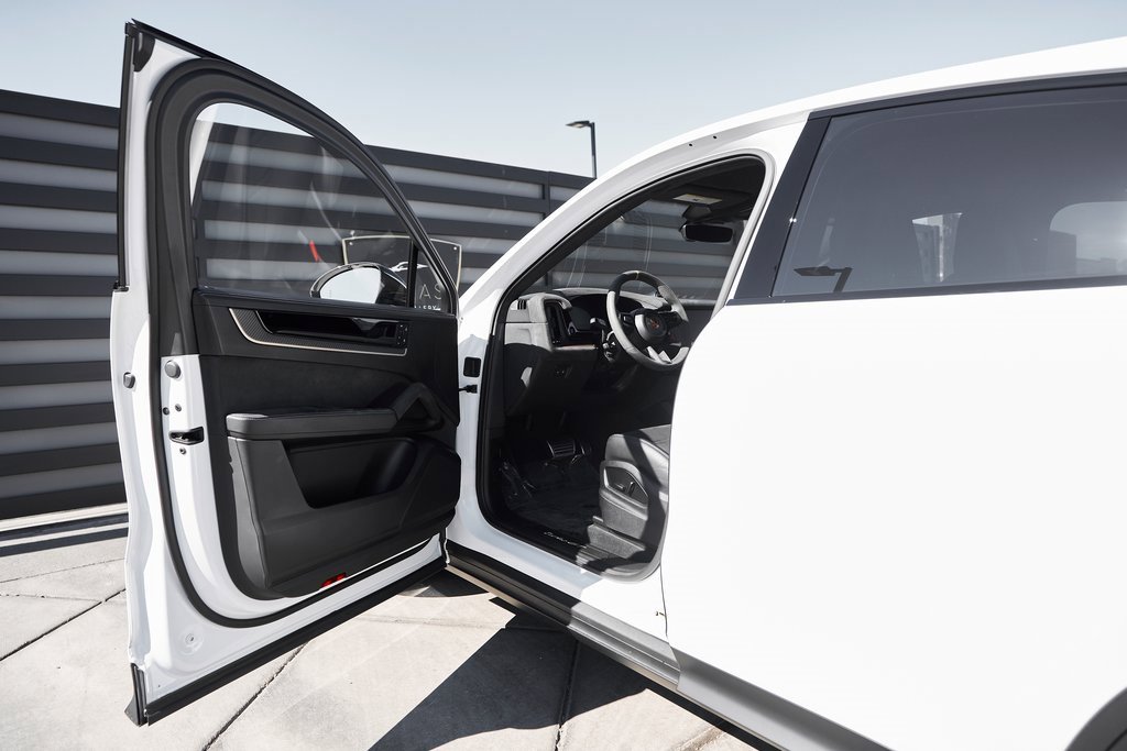 Used 2024 Porsche Cayenne Turbo GT image 32