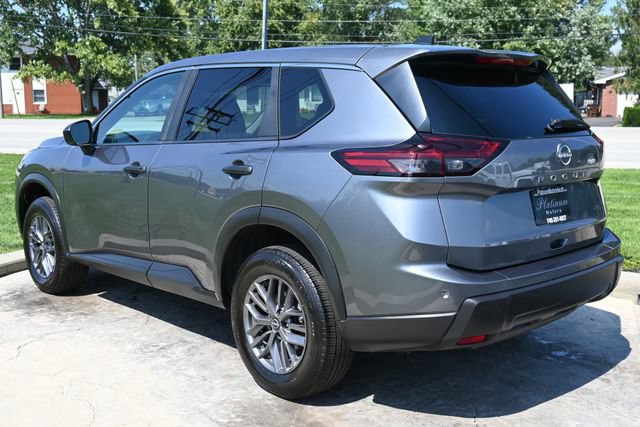 Used 2024 Nissan Rogue S AWD/4WD image 7
