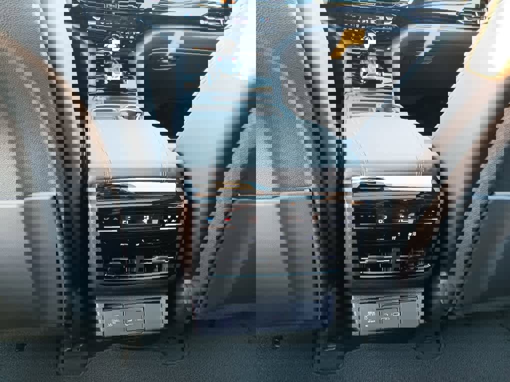 Used 2025 Acura MDX w/Technology Package image 17