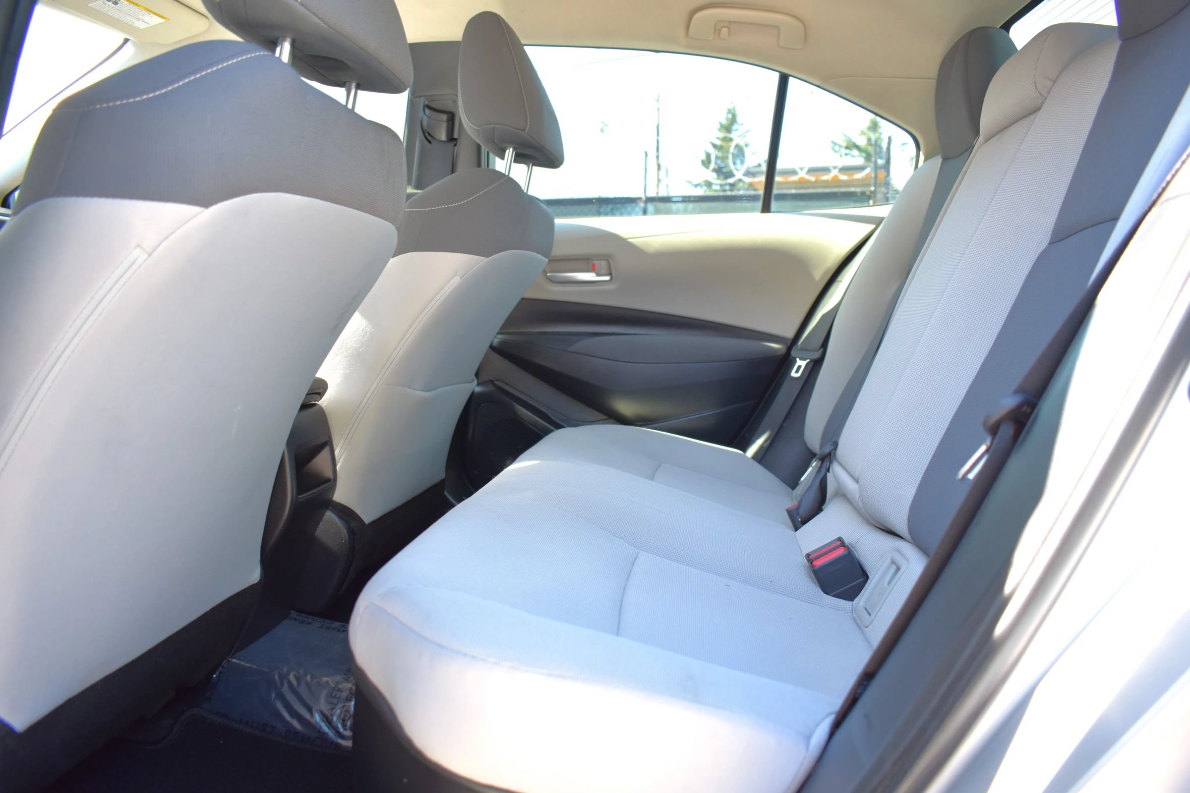 Used 2021 Toyota Corolla LE FWD image 25