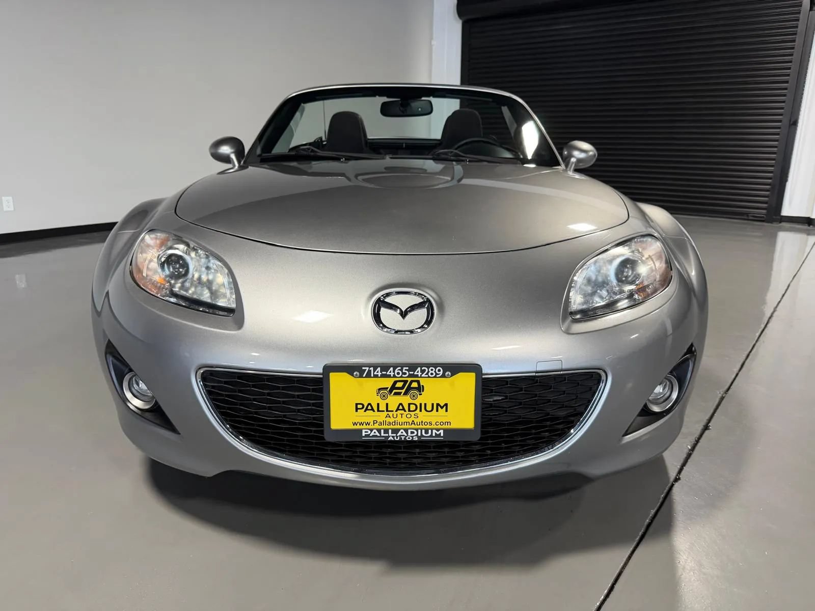 Used 2010 MAZDA MX-5 Miata Touring w/ Suspension Pkg RWD image 2