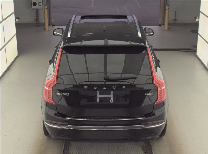 Used 2023 Volvo XC90 B6 Ultimate w/ Protection Package Premier image 17