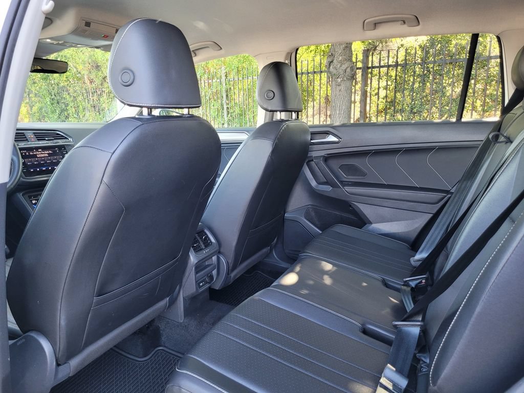 Used 2024 Volkswagen Tiguan SE AWD/4WD image 15