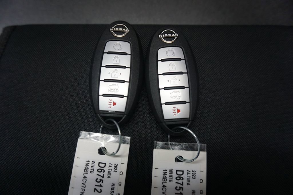 Used 2023 Nissan Altima 2.5 SR w/ SR Premium Package FWD image 19