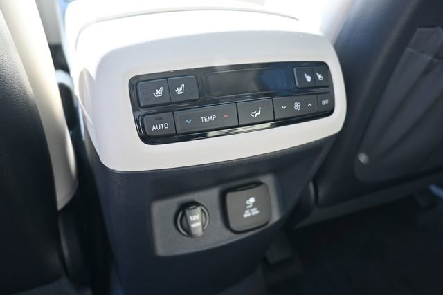 Used 2023 Hyundai Palisade Calligraphy w/ Winter Package image 28