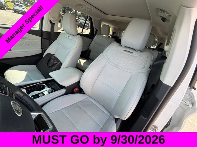 Used 2025 Ford Explorer Platinum w/ LUX Leather Package AWD/4WD image 37