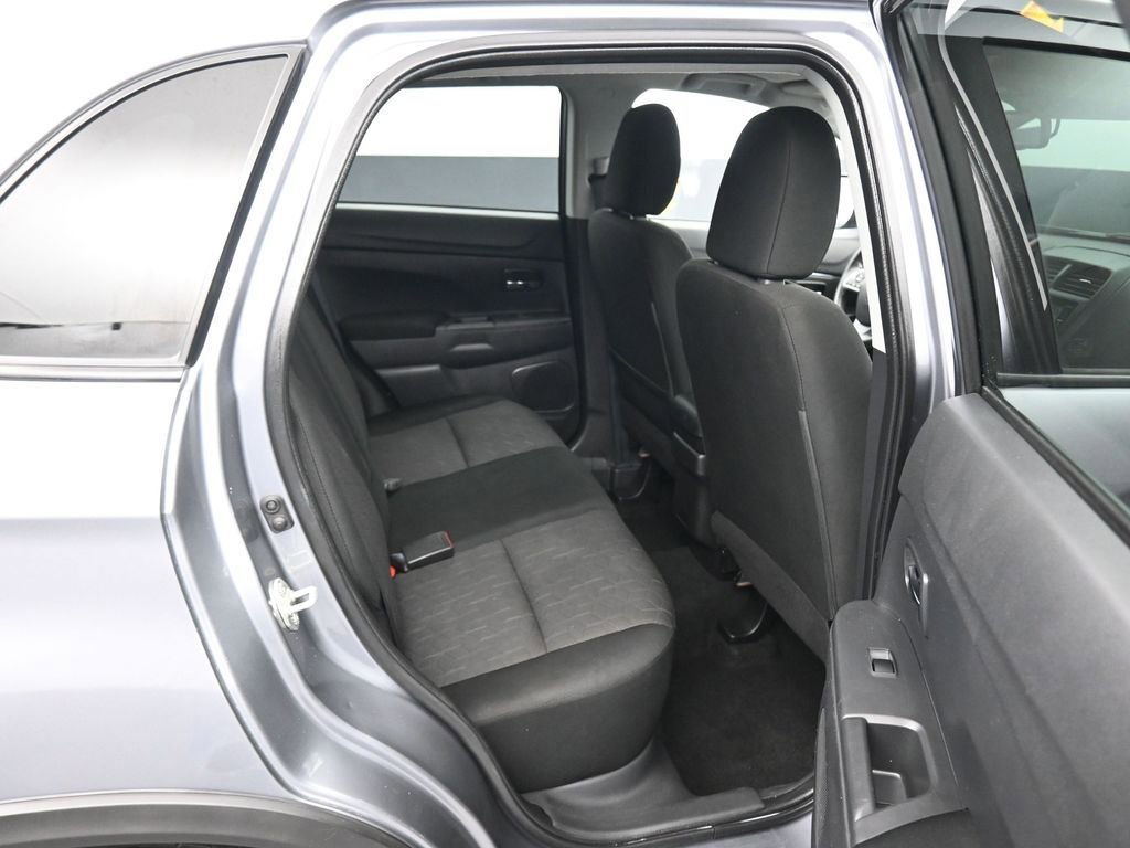 Used 2023 Mitsubishi Outlander Sport ES image 29