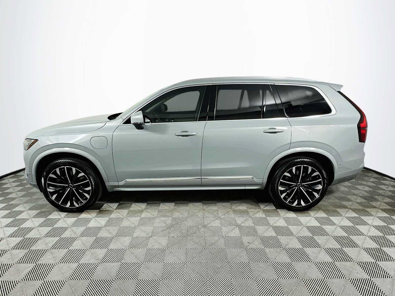 New 2026 Volvo XC90 T8 Ultra w/ Protection Package AWD/4WD image 4