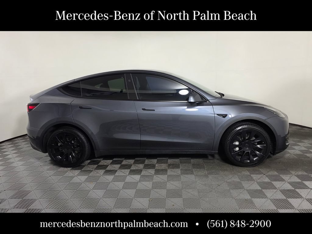 Used 2023 Tesla Model Y 2WD image 7