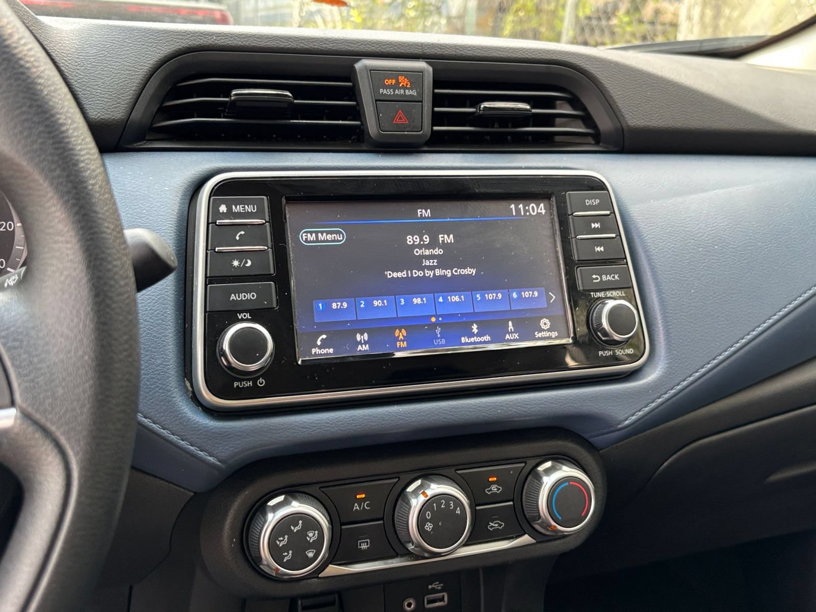 Used 2025 Nissan Versa SV FWD image 19