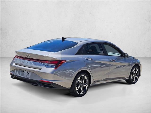 Used 2023 Hyundai Elantra SEL w/ Convenience Package FWD image 5