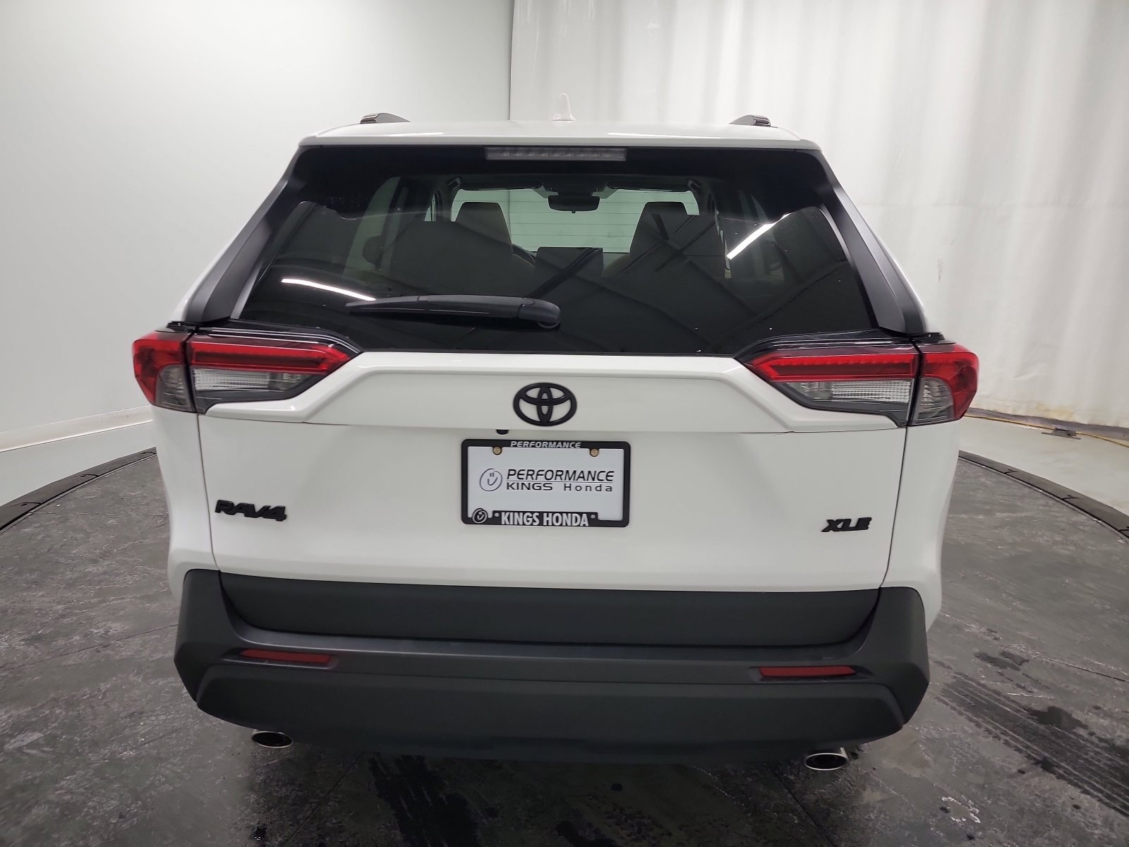 Used 2020 Toyota RAV4 XLE image 8