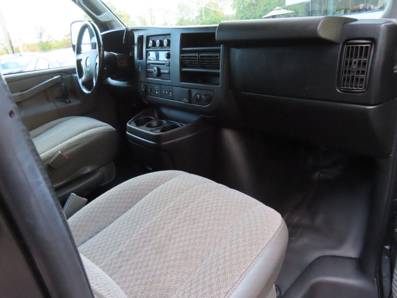 Used 2017 Chevrolet Express 2500 LS image 15