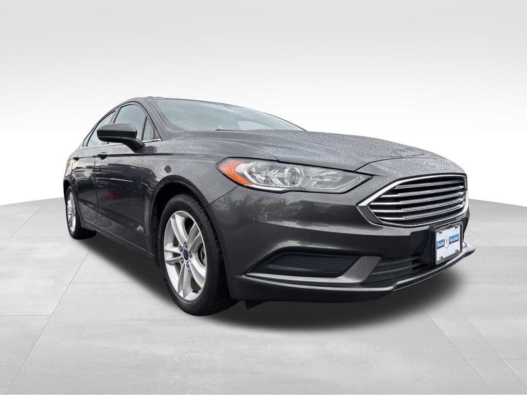 Used 2018 Ford Fusion SE w/ Fusion SE Technology Package