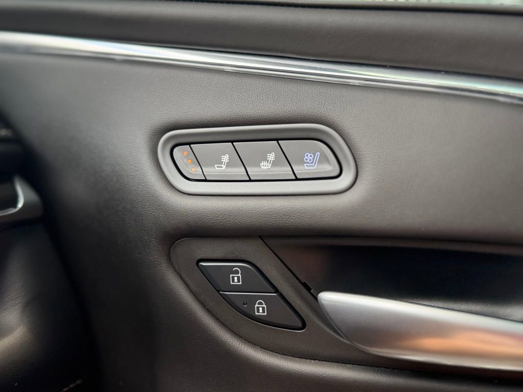 Used 2024 Cadillac Escalade ESV Sport Platinum w/ LPO, ONYX Package image 46