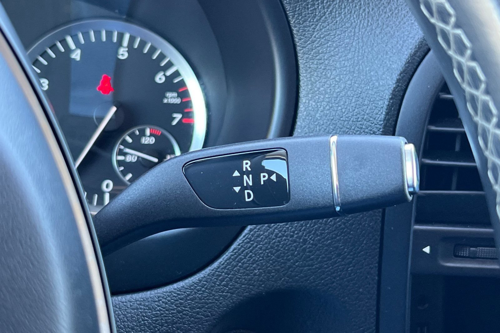Used 2018 Mercedes-Benz Metris Passenger image 25
