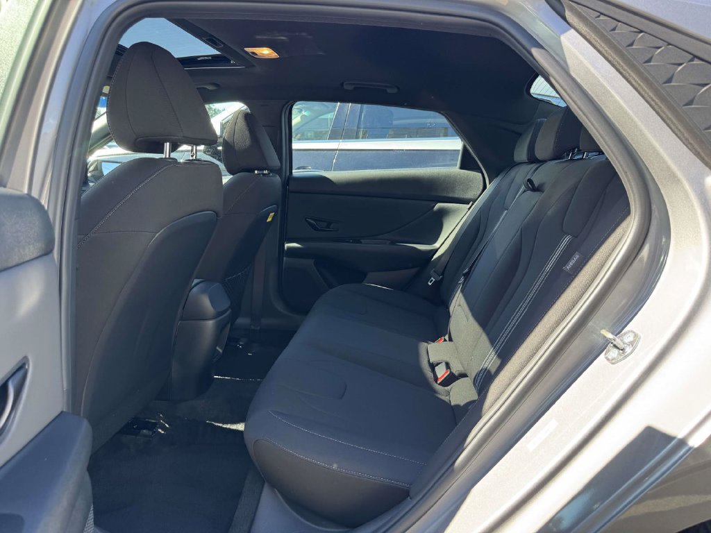 Used 2026 Hyundai Elantra SEL Sport Premium FWD image 11