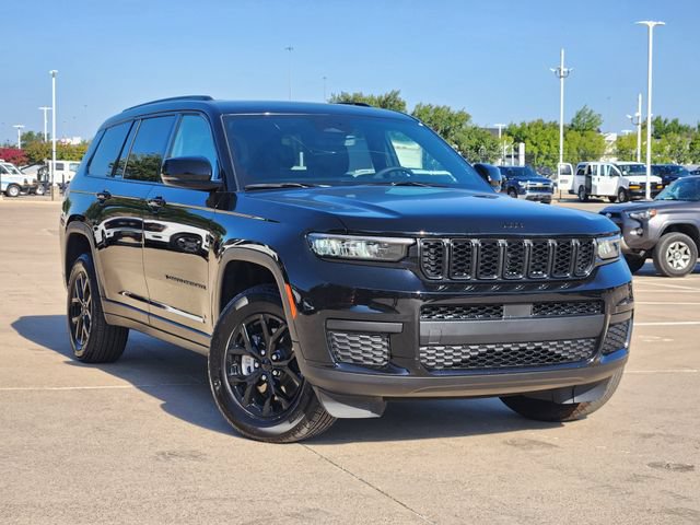 Used 2025 Jeep Grand Cherokee L Altitude RWD image 2
