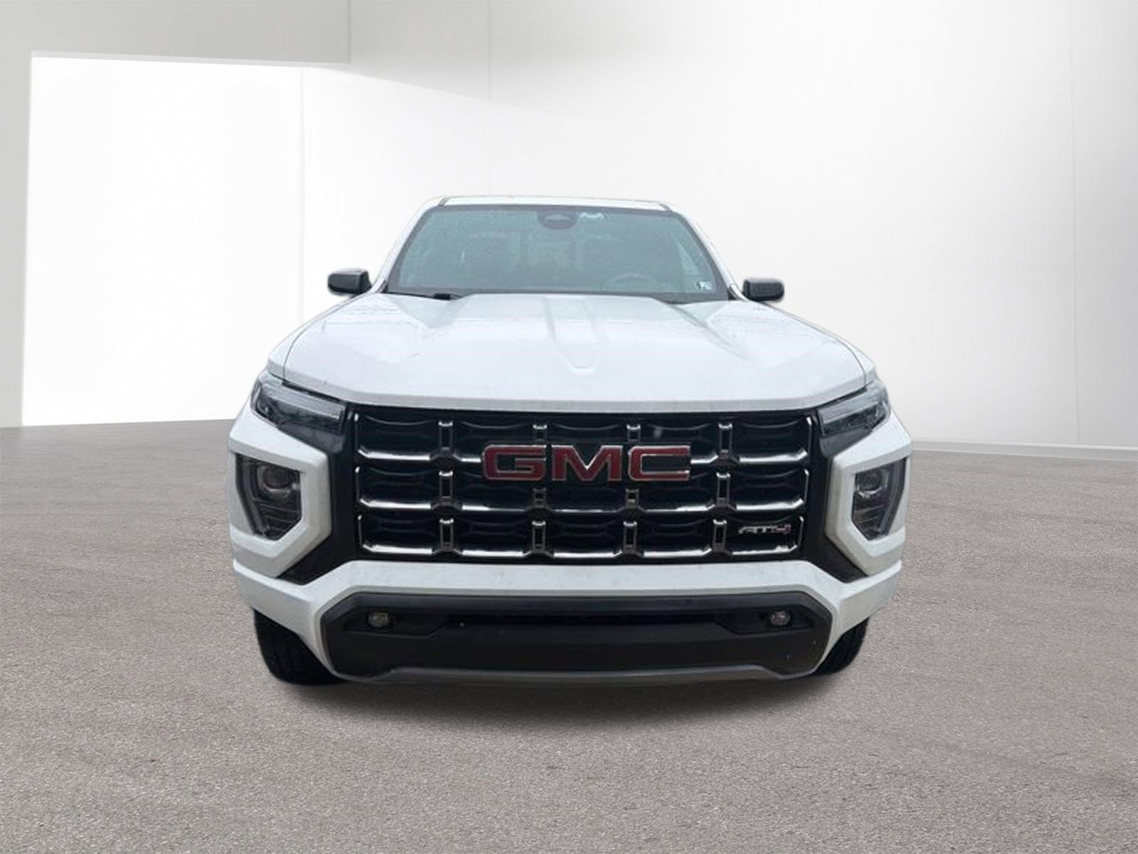 Used 2023 GMC Canyon AT4 w/ AT4 Premium Package AWD/4WD image 2