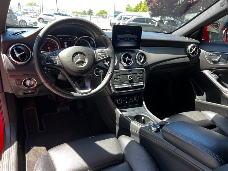 Used 2018 Mercedes-Benz GLA 250 4MATIC w/ Premium Package image 22