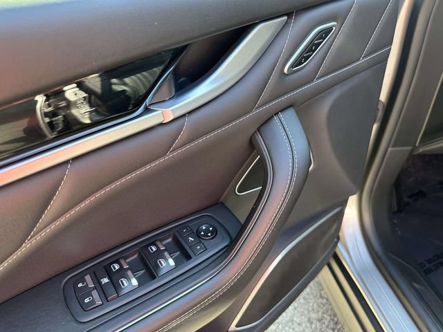 Used 2022 Maserati Levante Modena AWD/4WD image 22