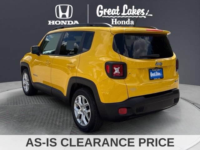 Used 2016 Jeep Renegade Latitude w/ Cold Weather Group FWD image 4