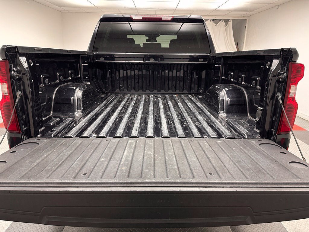 Used 2023 Chevrolet Silverado 1500 LT AWD/4WD image 20