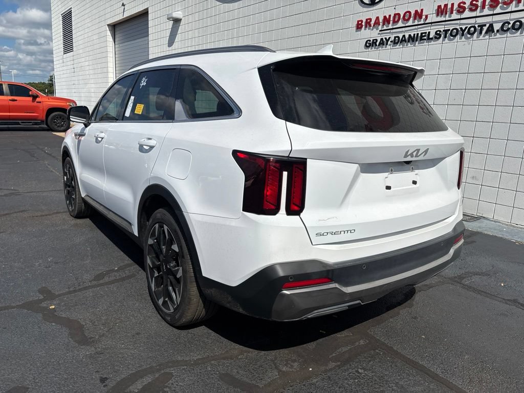 Used 2024 Kia Sorento EX w/ Panoramic Sunroof Package FWD image 6