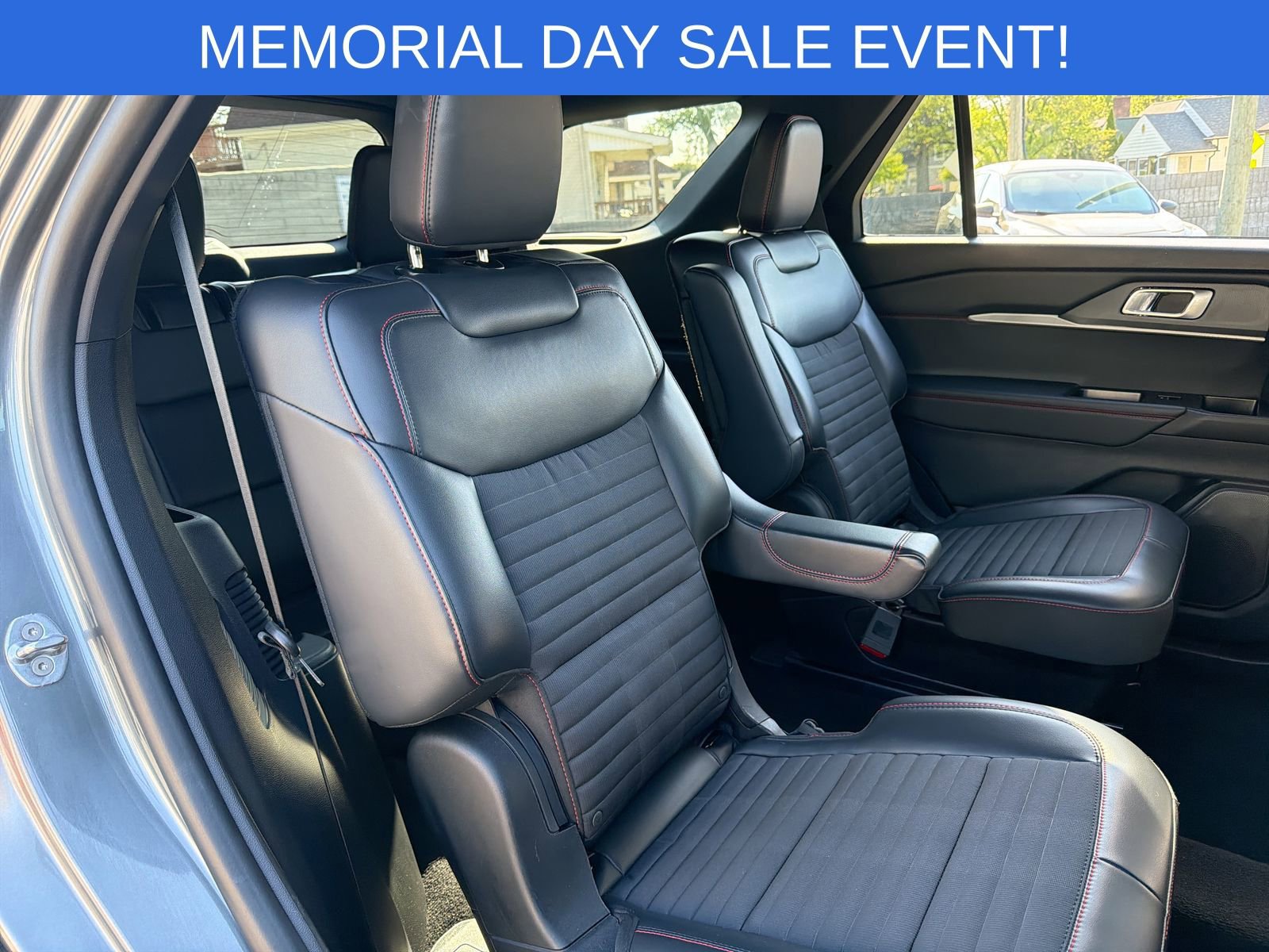 Used 2025 Ford Explorer ST-Line AWD/4WD image 24