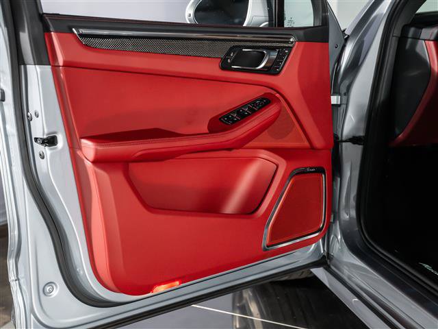 Certified 2026 Porsche Macan GTS AWD/4WD image 24