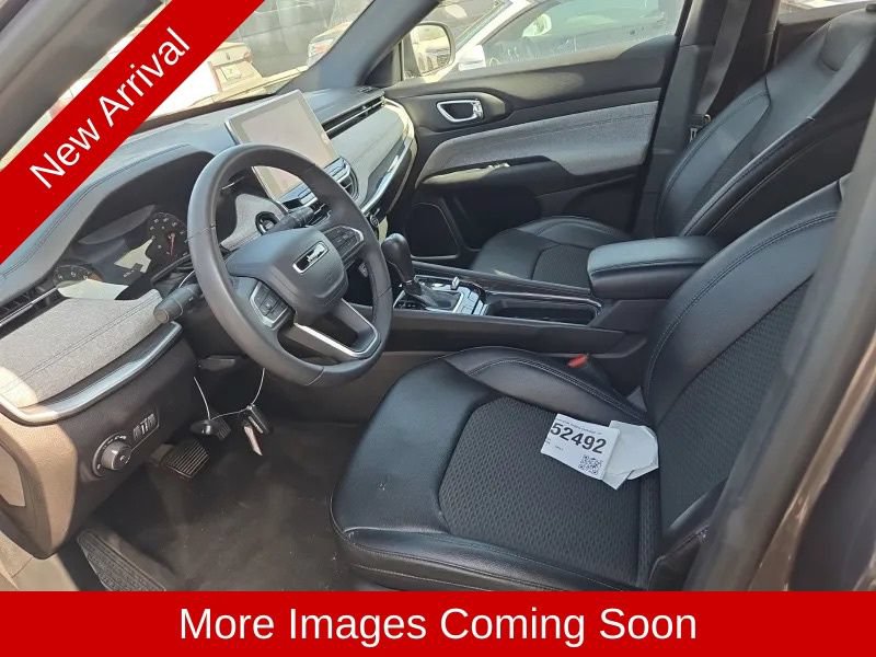 Used 2024 Jeep Compass Latitude AWD/4WD image 9