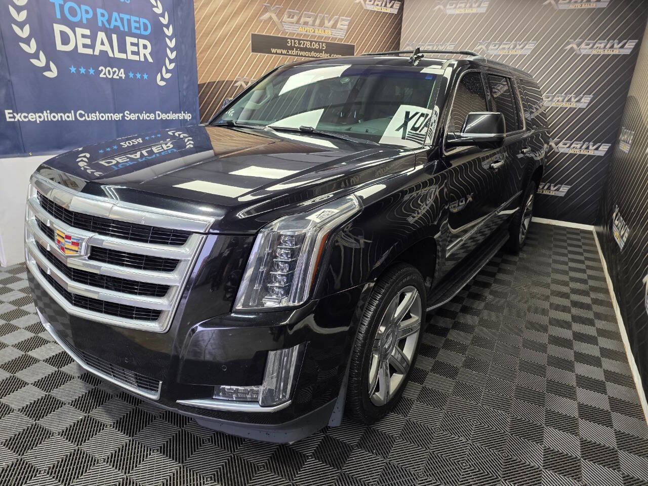 Used 2018 Cadillac Escalade ESV Luxury AWD/4WD image 1